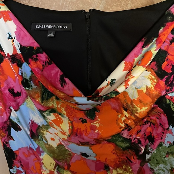 Jones Wear Multicolored Floral Sleeveless Cowl Neck
Mini Dress Women's Size 14 - Picture 8 of 13